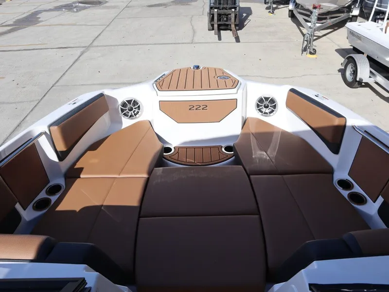 Slide: The Image of Yamaha 222SE 2026 - 24