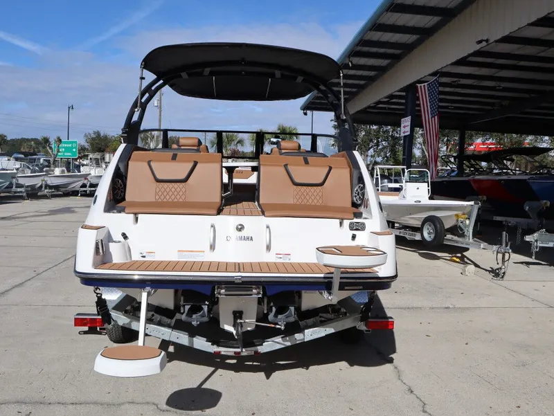 Slide: The Image of Yamaha 222SE 2026 - 7