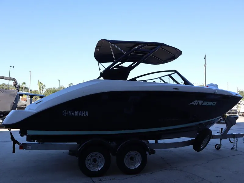 The Image of Yamaha AR220 2026 - 1