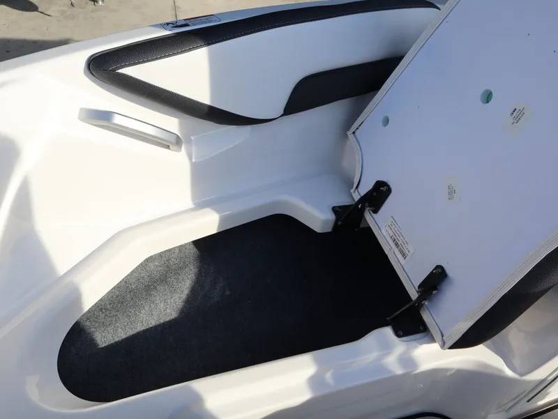 Slide: The Image of Yamaha 195S 2026 - 23