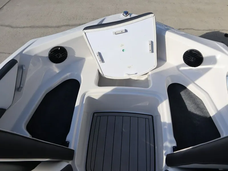 Slide: The Image of Yamaha 195S 2026 - 24