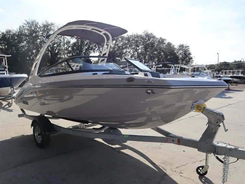 Slide: The Image of Yamaha 195S 2026 - 4