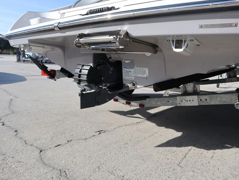 Slide: The Image of Yamaha 195S 2026 - 8