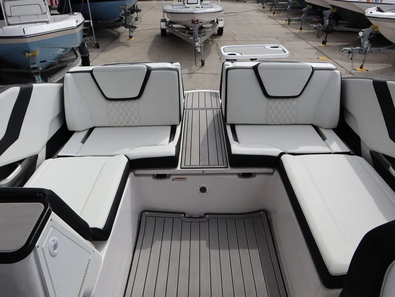 Slide: The Image of Yamaha 252S 2026 - 12