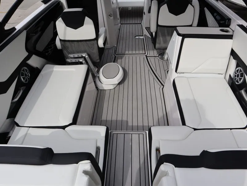 Slide: The Image of Yamaha 252S 2026 - 6