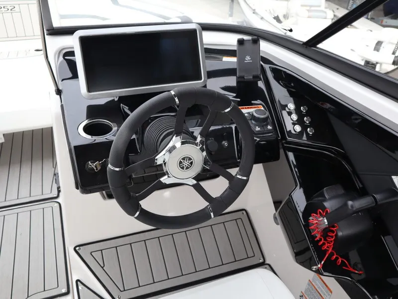 Slide: The Image of Yamaha 252S 2026 - 8