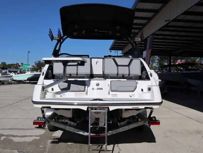 Slide: The Image of Yamaha 255XE 2026 - 4