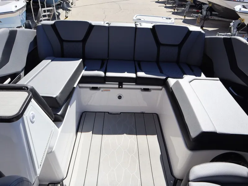 Slide: The Image of Yamaha 255XE 2026 - 8