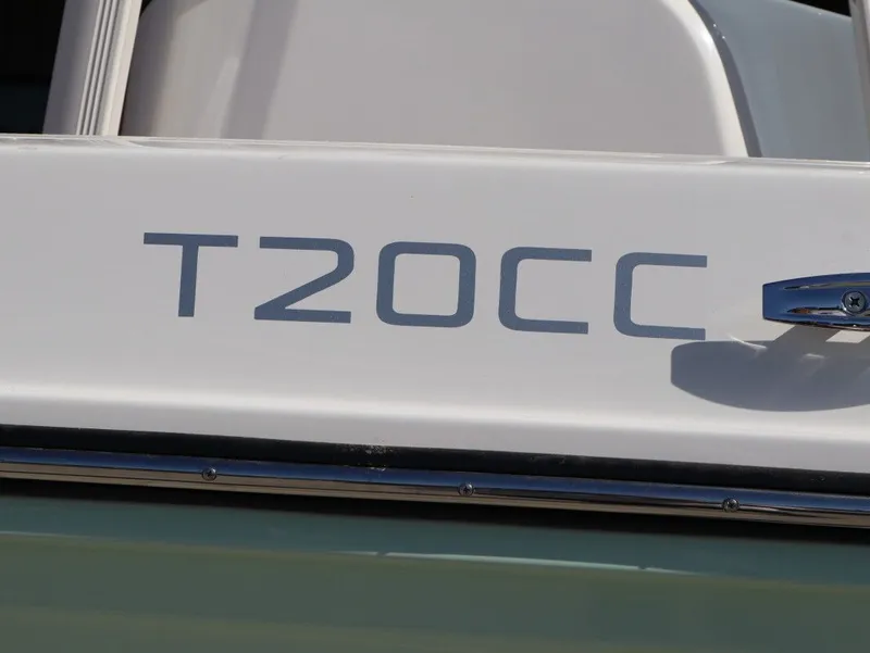 Slide: The Image of Bayliner TROPHY CC20 2026 - 10