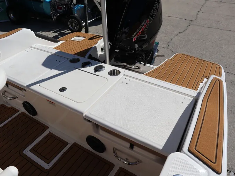 Slide: The Image of Bayliner TROPHY CC20 2026 - 15