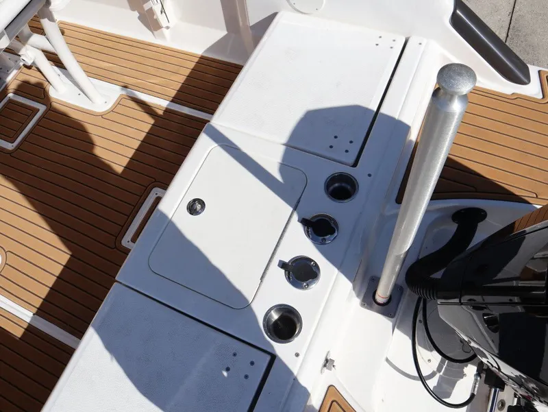 Slide: The Image of Bayliner TROPHY CC20 2026 - 18