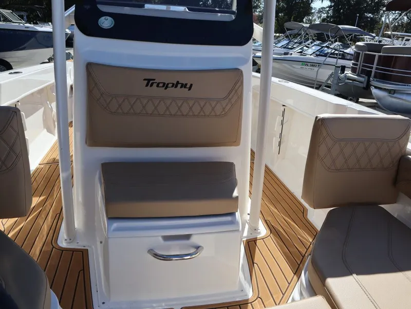 Slide: The Image of Bayliner TROPHY CC20 2026 - 23