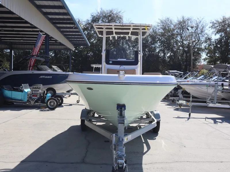 Slide: The Image of Bayliner TROPHY CC20 2026 - 4