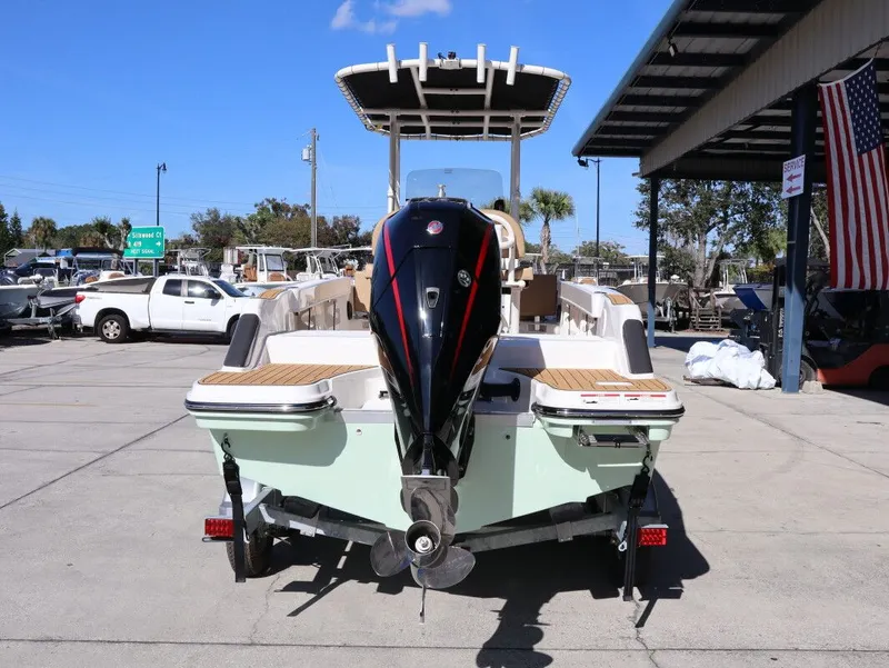 Slide: The Image of Bayliner TROPHY CC20 2026 - 7