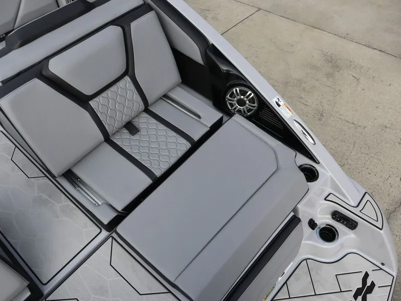 Slide: The Image of Yamaha 255XD 2026 - 16