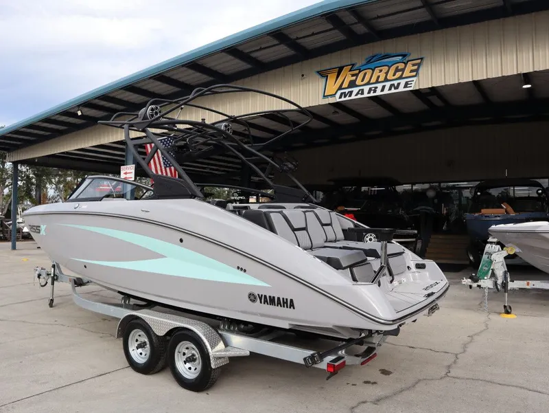 Slide: The Image of Yamaha 255XD 2026 - 6