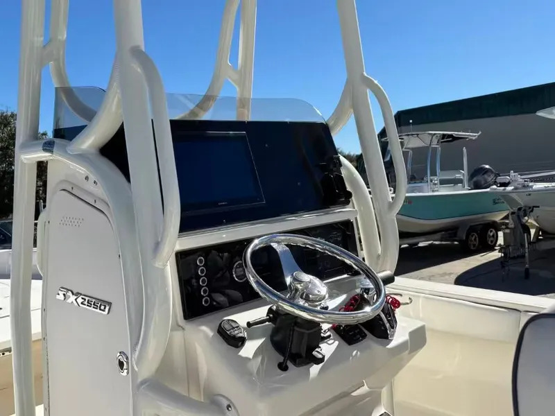 Slide: The Image of Skeeter SX2550 Family 2025 - 10