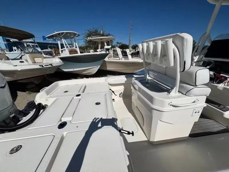 Slide: The Image of Skeeter SX2550 Family 2025 - 8