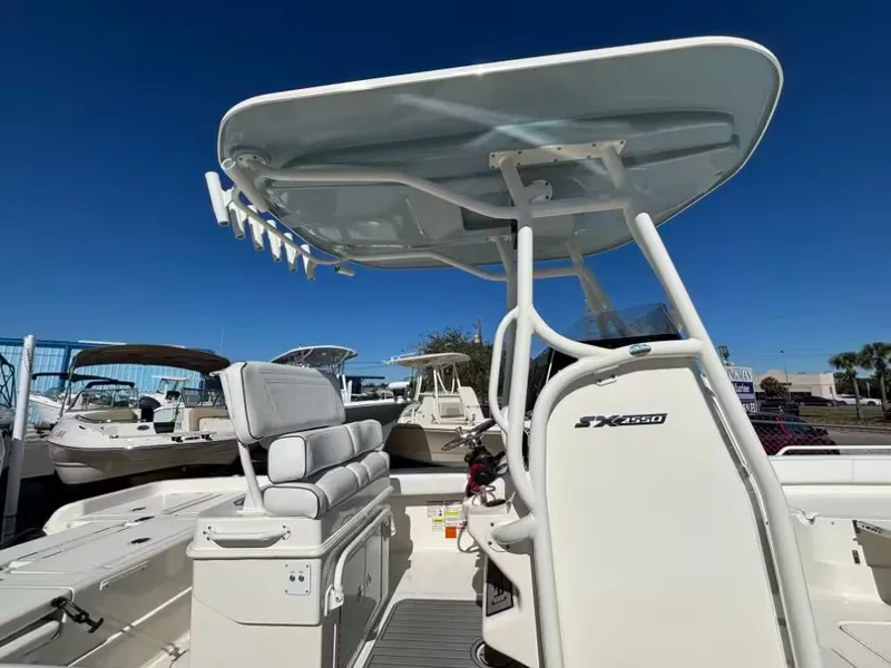 Slide: The Image of Skeeter SX2550 Family 2025 - 9