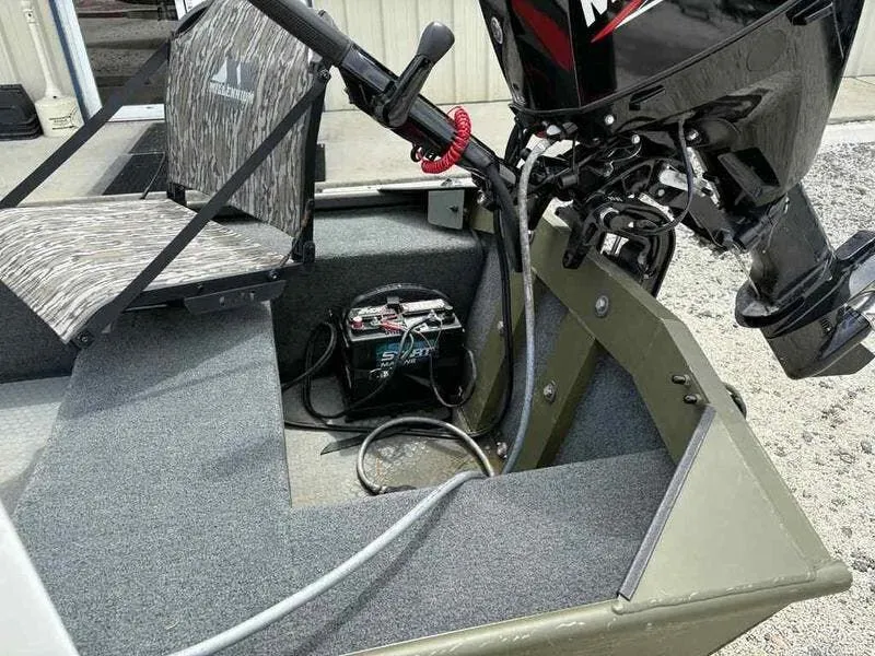 Slide: The Image of Rhino Wide Jon 1440 Skipjack 2025 - 10