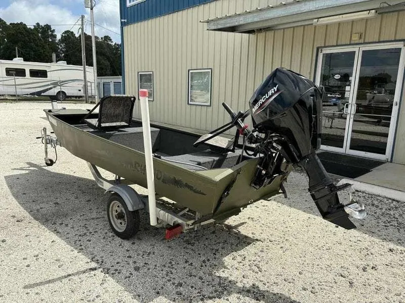 Slide: The Image of Rhino Wide Jon 1440 Skipjack 2025 - 5