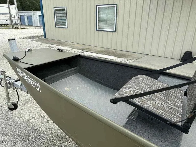 Slide: The Image of Rhino Wide Jon 1440 Skipjack 2025 - 6