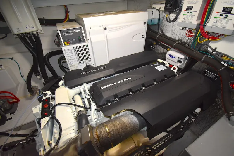 Slide: The Image of Cruisers Yachts 50 Cantius 2019 - 46