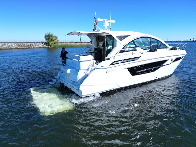 Slide: The Image of Cruisers Yachts 50 Cantius 2019 - 5