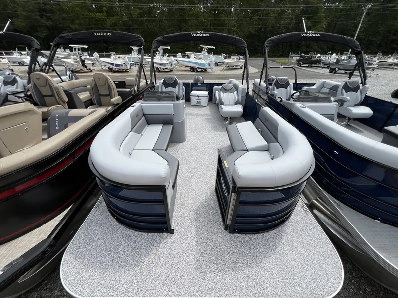 Slide: The Image of Veranda Vista View Series 20RC 2025 - 4