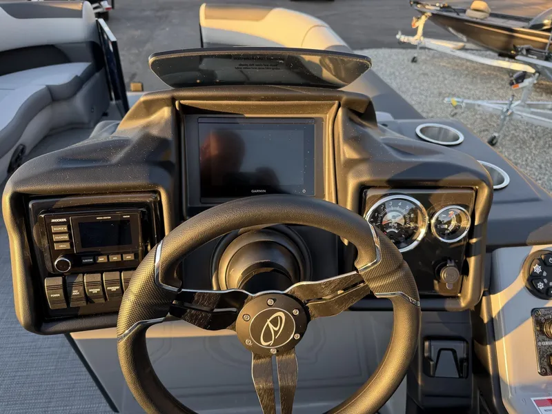 Slide: The Image of Veranda Relax Series VR25RC XL 2025 - 13