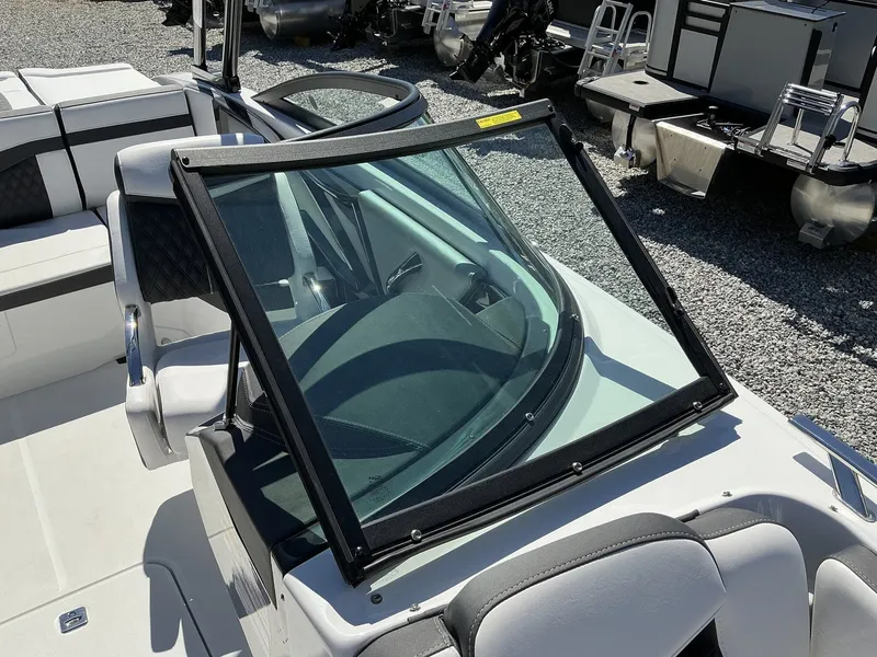 Slide: The Image of Monterey 238SS Super Sport 2025 - 10