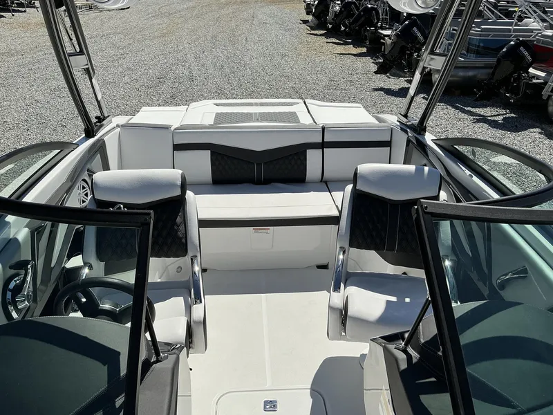 Slide: The Image of Monterey 238SS Super Sport 2025 - 14