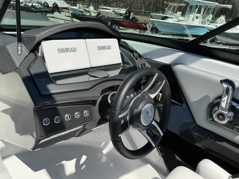 Slide: The Image of Monterey 238SS Super Sport 2025 - 18