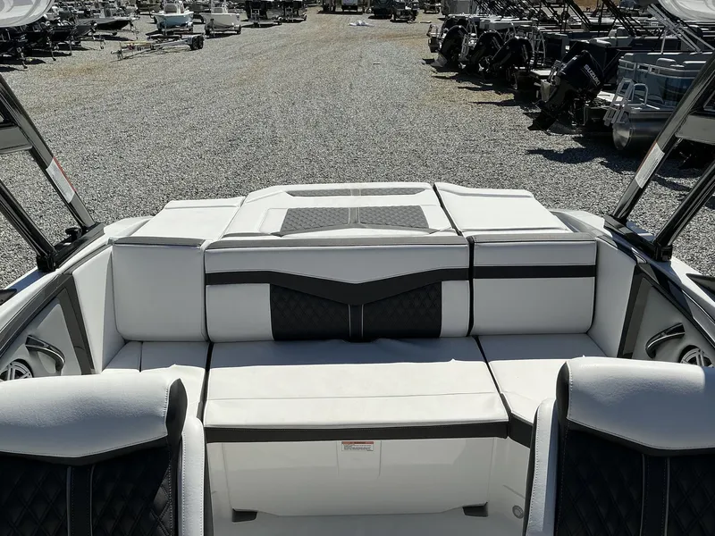 Slide: The Image of Monterey 238SS Super Sport 2025 - 20