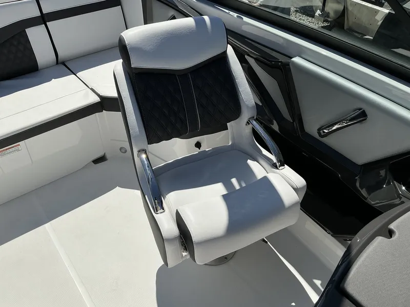 Slide: The Image of Monterey 238SS Super Sport 2025 - 22