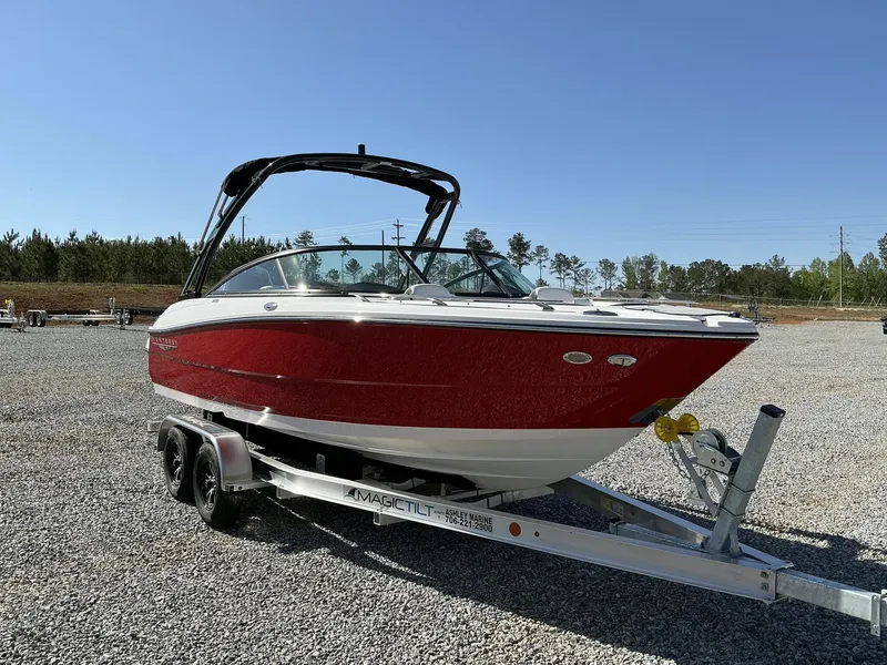 Slide: The Image of Monterey 215SS Super Sport 2025 - 3