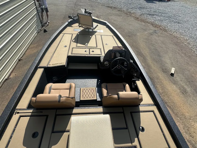 Slide: The Image of Xpress H20C Crappie 2026 - 20