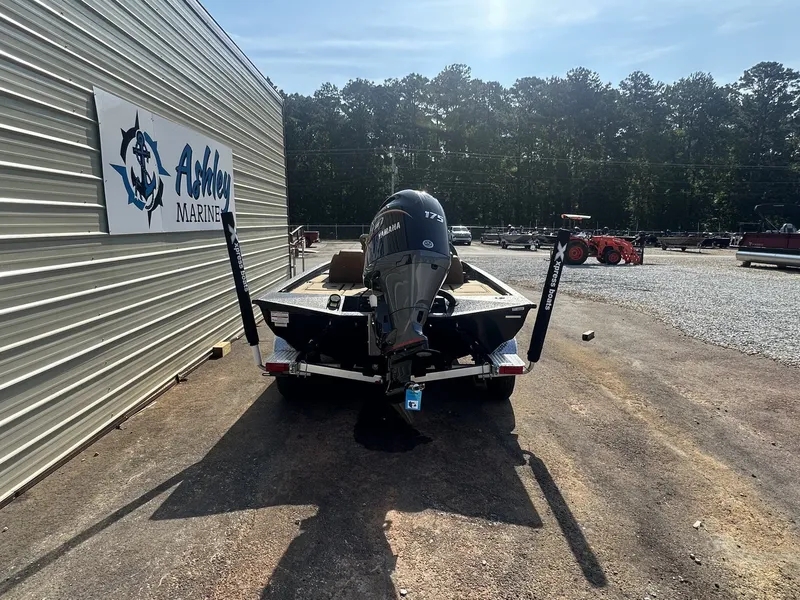 Slide: The Image of Xpress H20C Crappie 2026 - 5