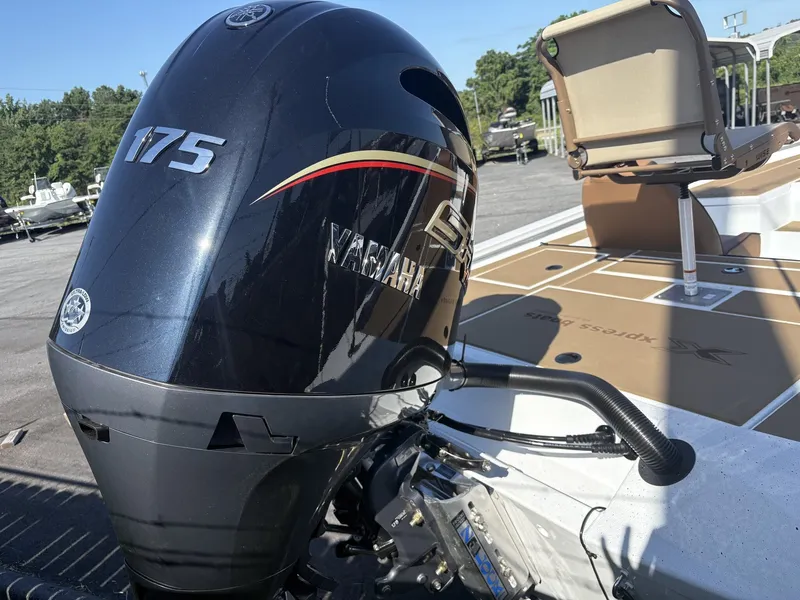 Slide: The Image of Xpress H20C Crappie 2026 - 5