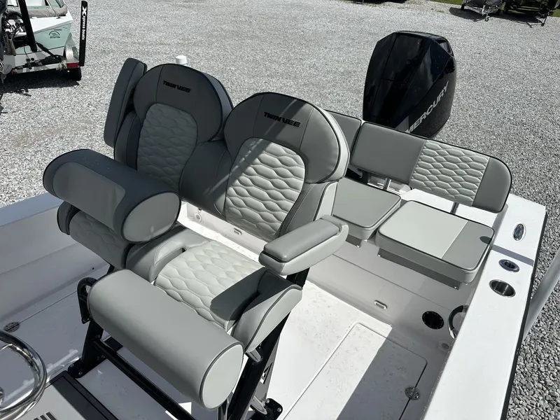 Slide: The Image of Twin Vee 22 BayCat 2026 - 22