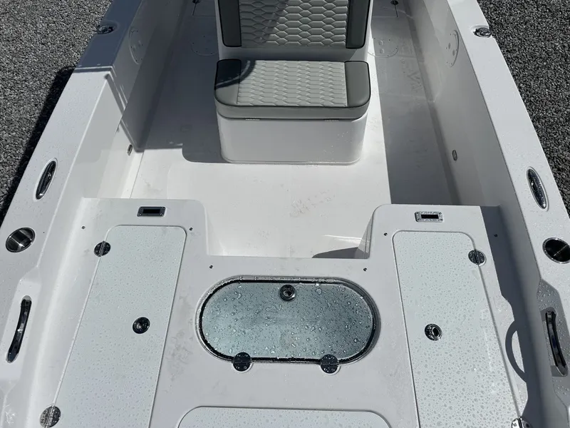 Slide: The Image of Twin Vee 22 BayCat 2026 - 9