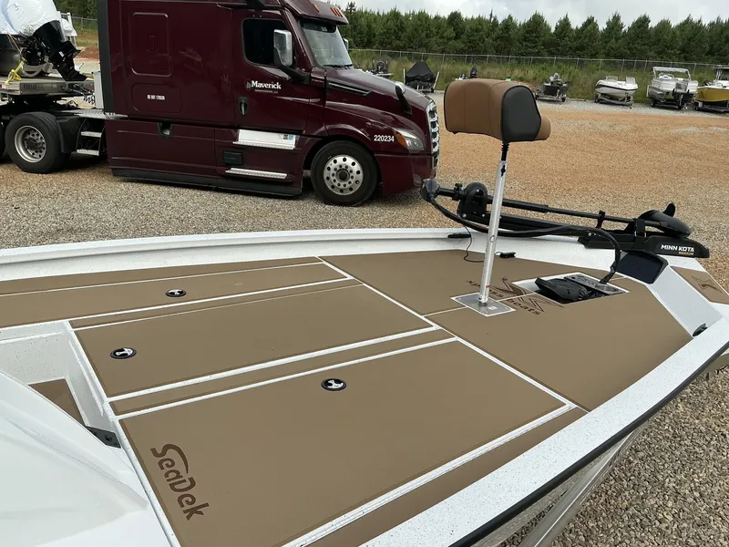 Slide: The Image of Xpress Hyper-Lift Bass Series H20 2026 - 4