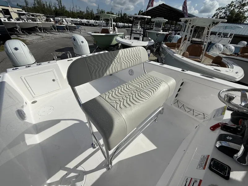 Slide: The Image of Twin Vee 260 STX CC 2026 - 16