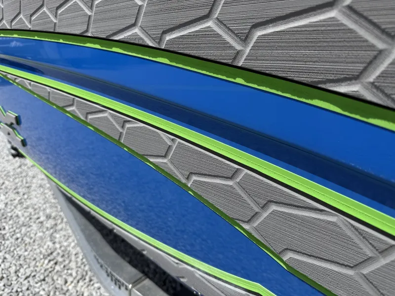 Slide: The Image of Yamaha 212X 2017 - 3