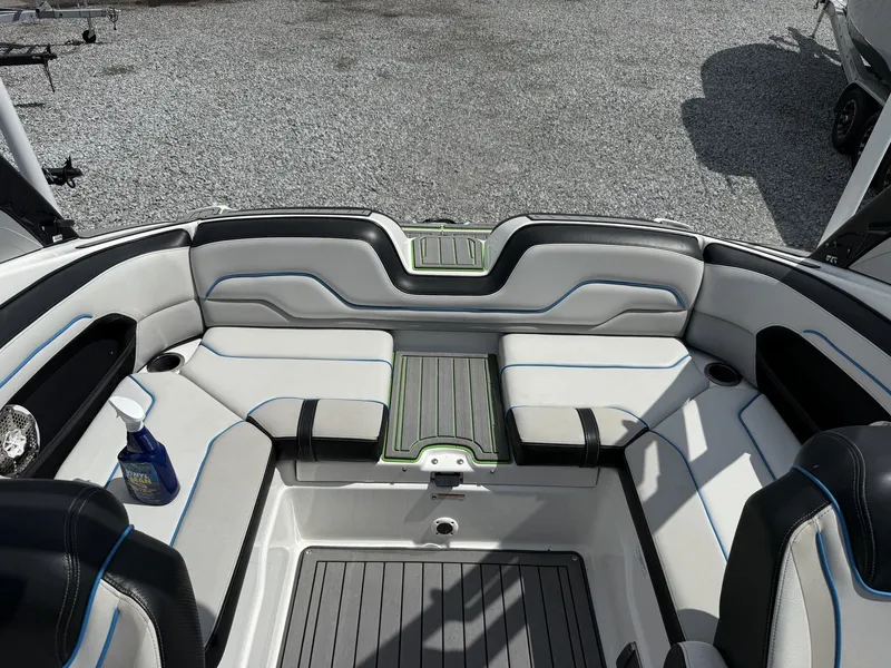 Slide: The Image of Yamaha 212X 2017 - 7