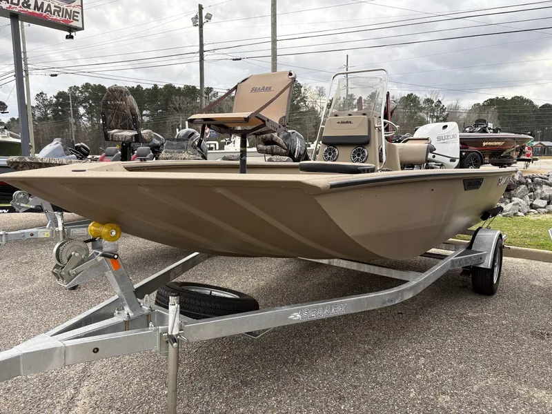 Slide: The Image of SeaArk Shadow 187 2025 - 2