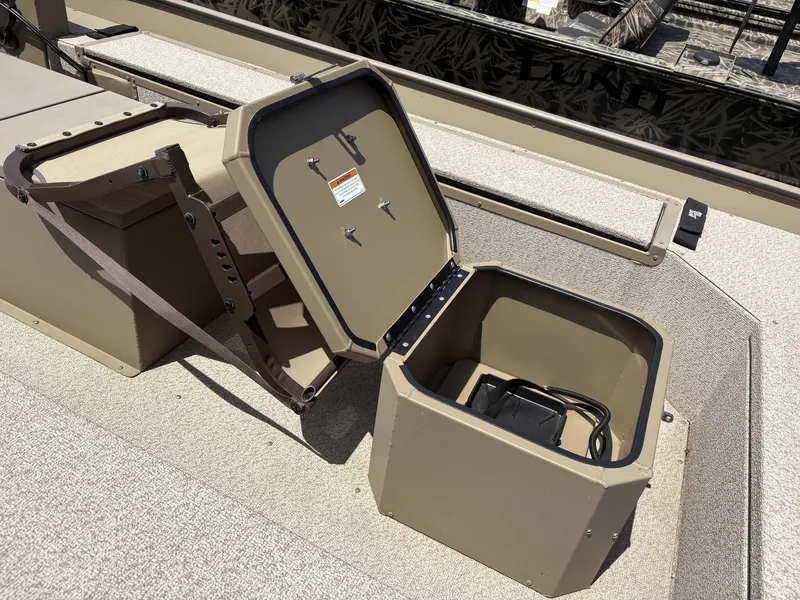 Slide: The Image of SeaArk 1652 Crappie 2024 - 12