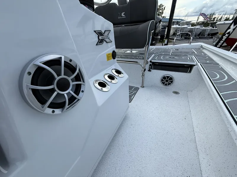 Slide: The Image of Xpress X23B Bay Lounge 2026 - 13