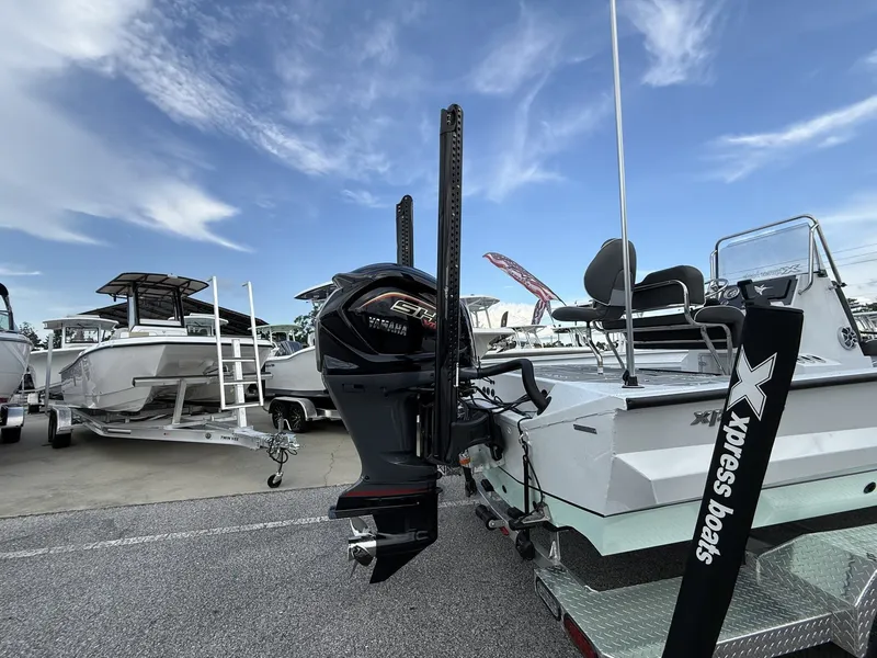 Slide: The Image of Xpress X23B Bay Lounge 2026 - 7