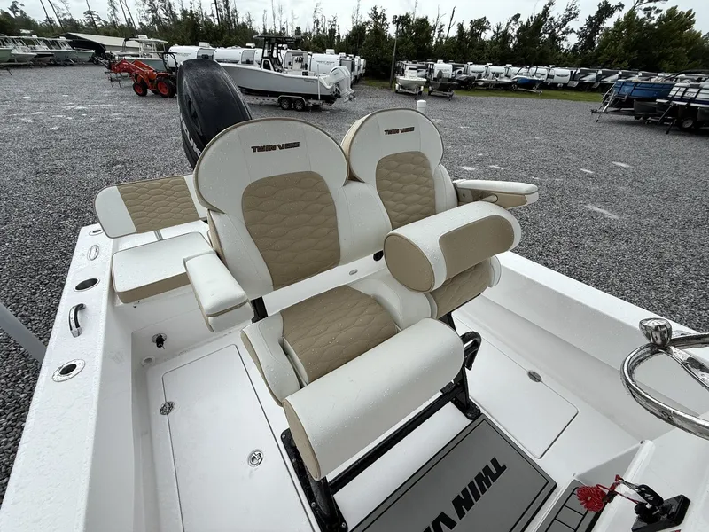 Slide: The Image of Twin Vee 22 BayCat 2026 - 8